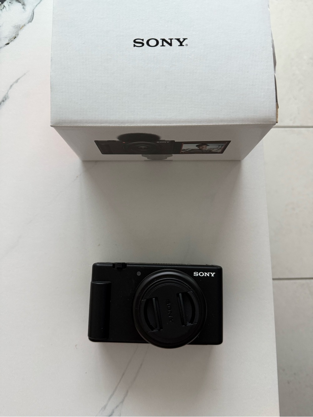 Sony Camera ZV-1F with charger and sim adapter